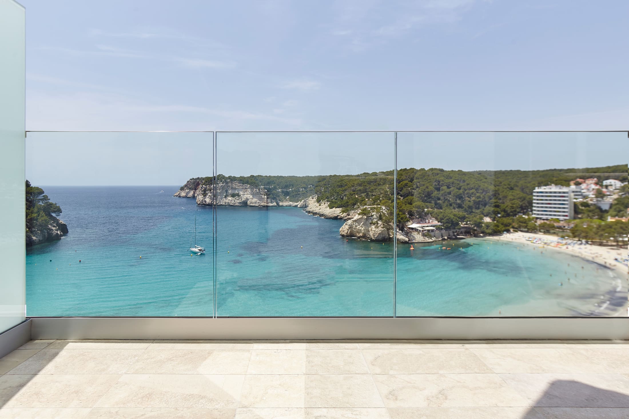 Balustradă View Crystal într-un proiect de coastă